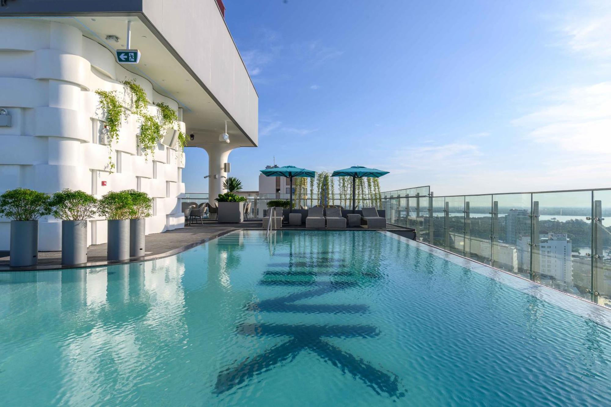 Wink Hotel Can Tho Ninh Kieu Wharf - 24Hrs Stay & Rooftop Pool Bar ภายนอก รูปภาพ